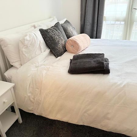 Superb 2 Bed 2 Bathroom Free Parking Derby Buitenkant foto