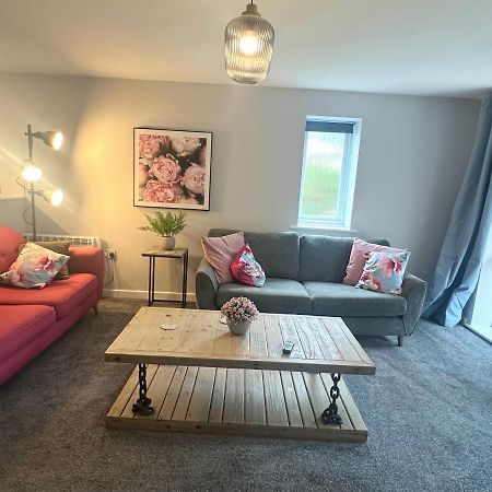 Superb 2 Bed 2 Bathroom Free Parking Derby Buitenkant foto