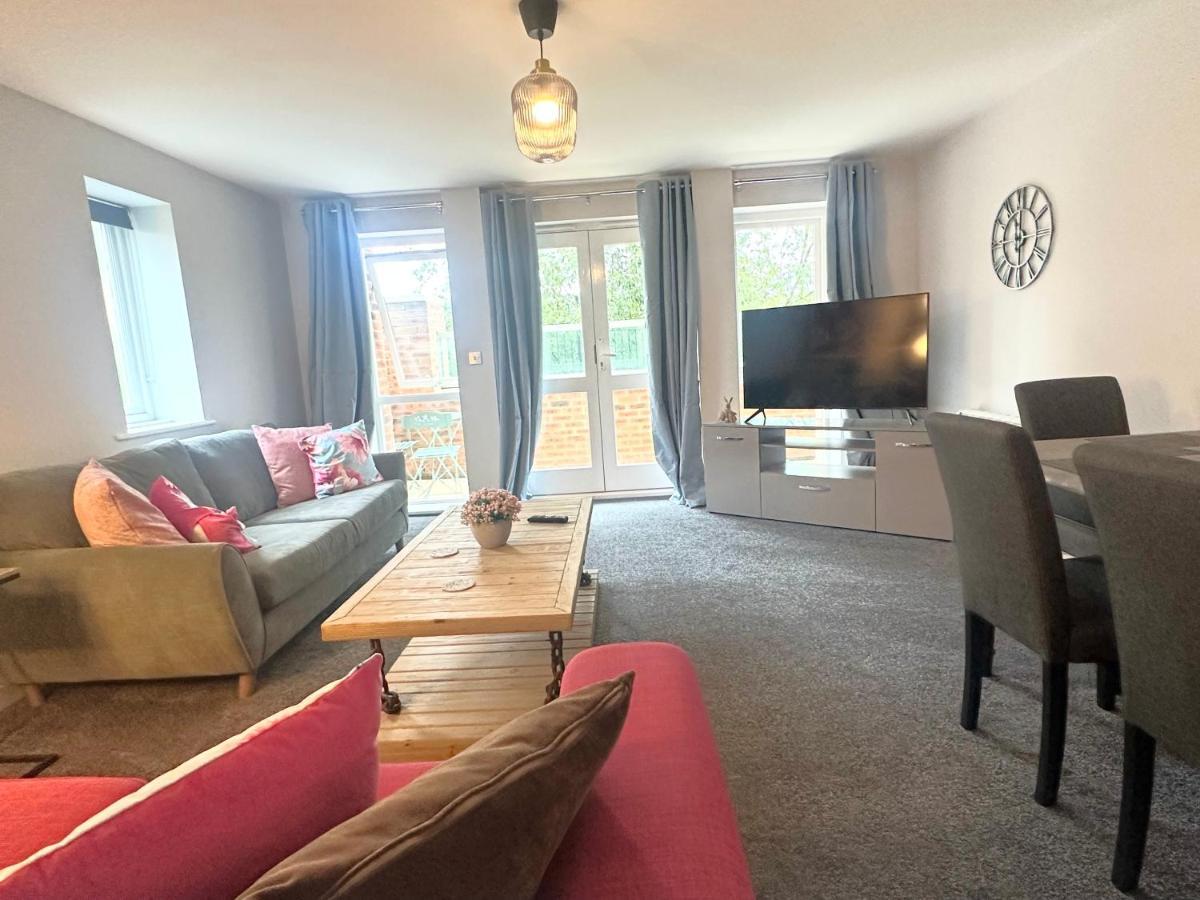 Superb 2 Bed 2 Bathroom Free Parking Derby Buitenkant foto