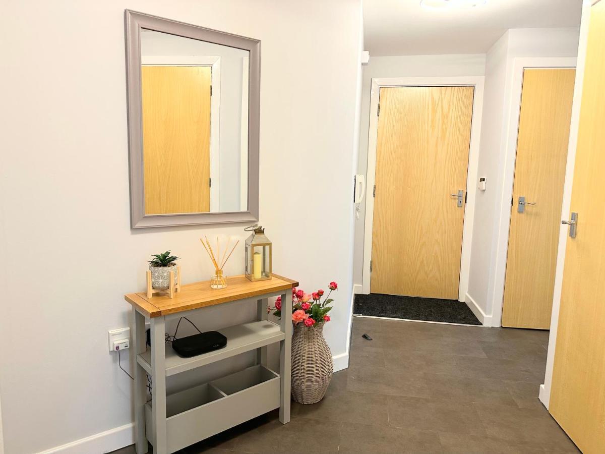 Superb 2 Bed 2 Bathroom Free Parking Derby Buitenkant foto