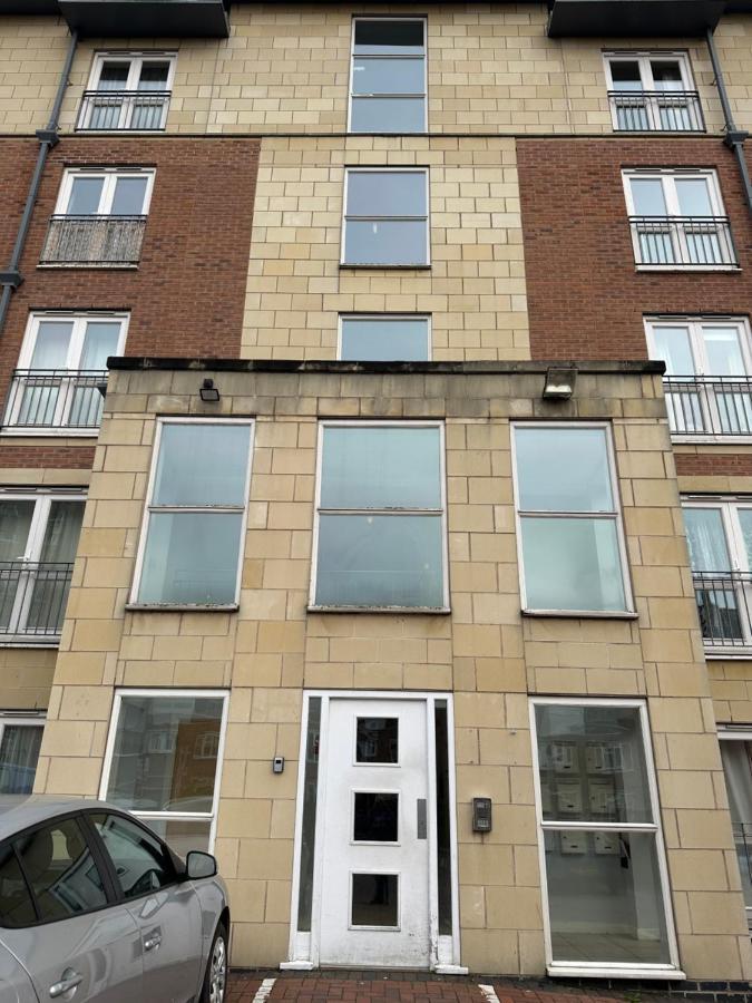 Superb 2 Bed 2 Bathroom Free Parking Derby Buitenkant foto
